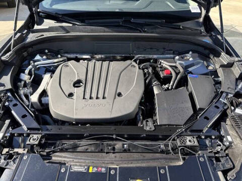 2025 Volvo XC60 B5 Plus Dark Theme