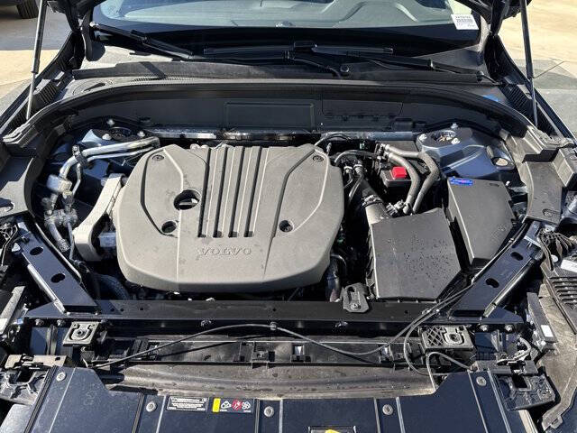 2025 Volvo XC60 B5 Plus Dark Theme