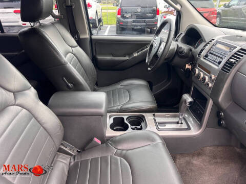 2005 Nissan Pathfinder LE