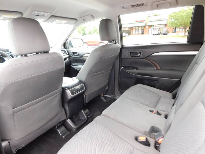 2017 Toyota Highlander LE
