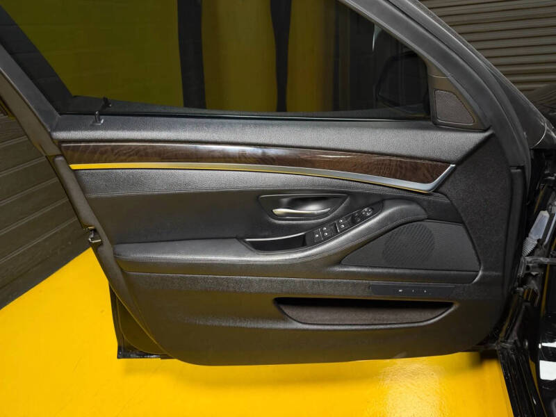 2016 BMW 5 Series 528i