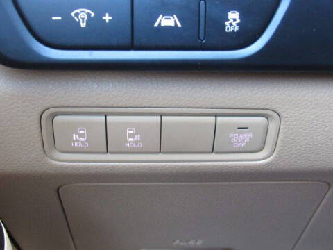 2023 Kia Carnival LX