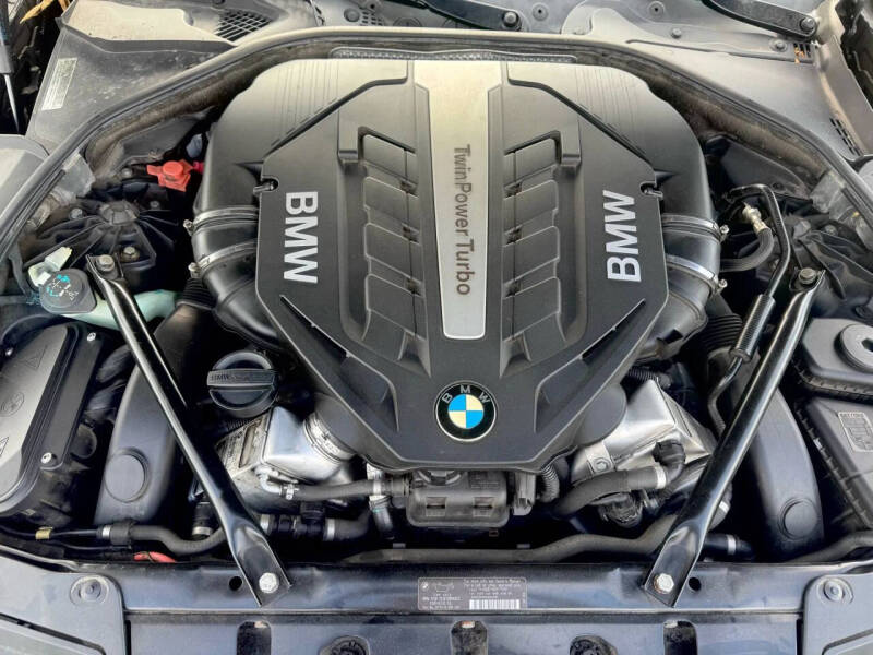 2012 BMW 5 Series 550i xDrive