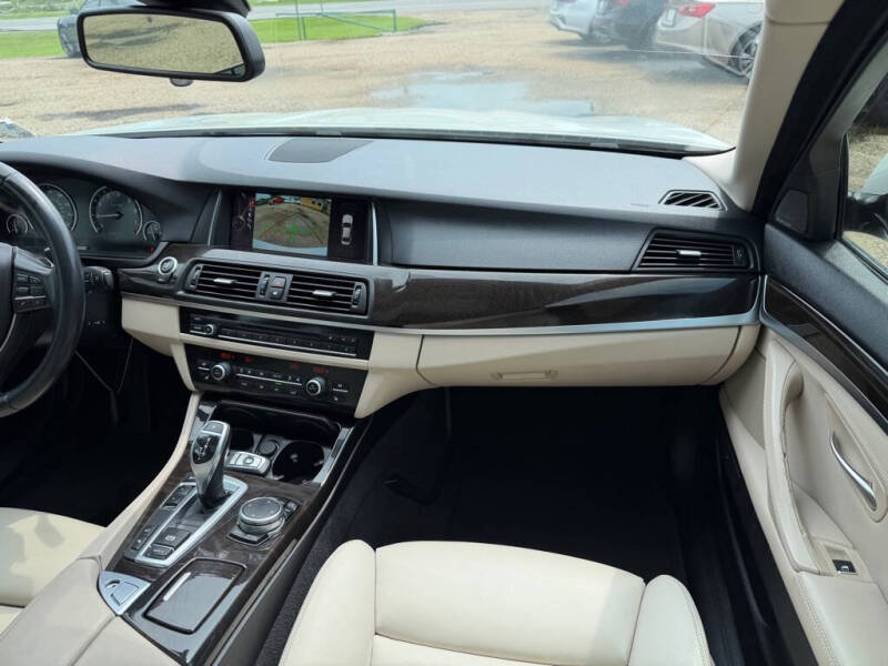 2016 BMW 5 Series 528i