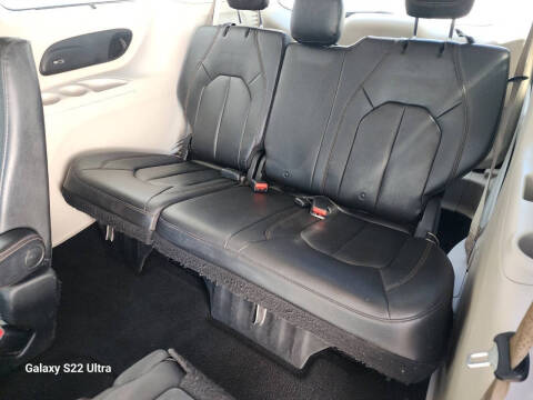 2017 Chrysler Pacifica Touring-L Plus