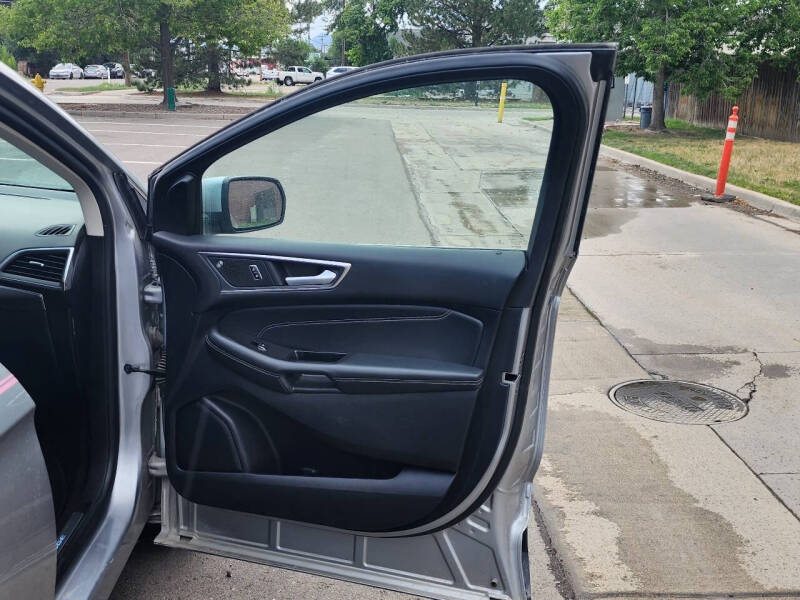 2020 Ford Edge Titanium