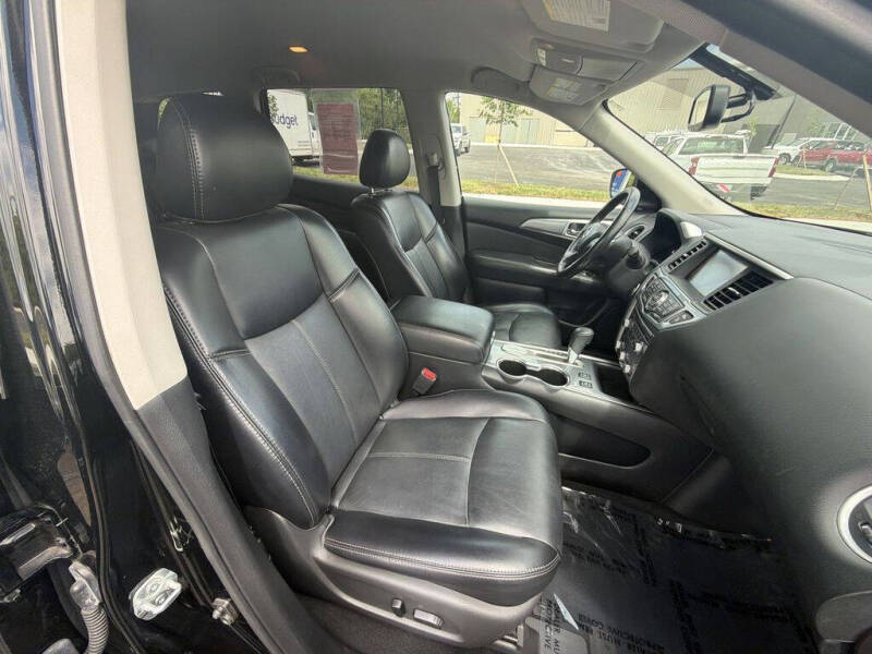2019 Nissan Pathfinder SL