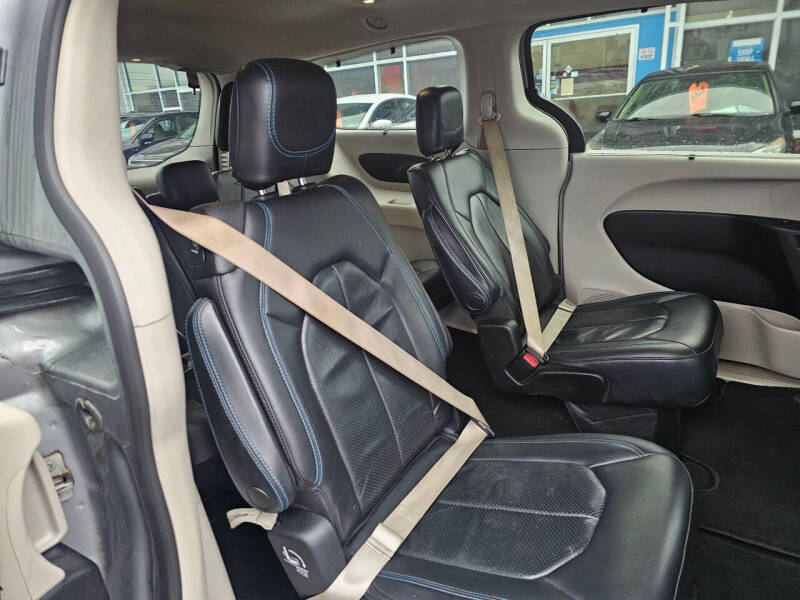 2021 Chrysler Pacifica Touring L