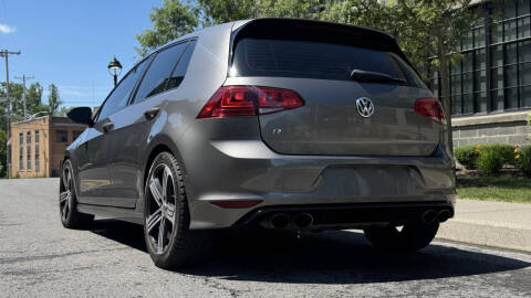 2016 Volkswagen Golf R 4Motion