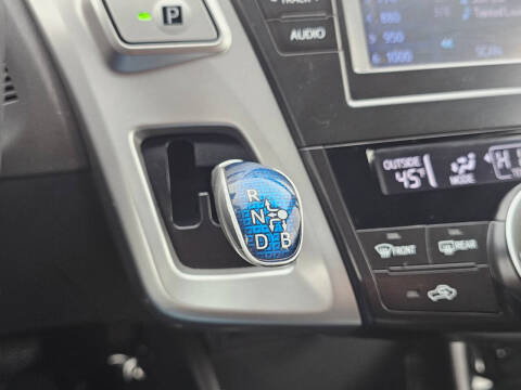 2012 Toyota Prius v Two