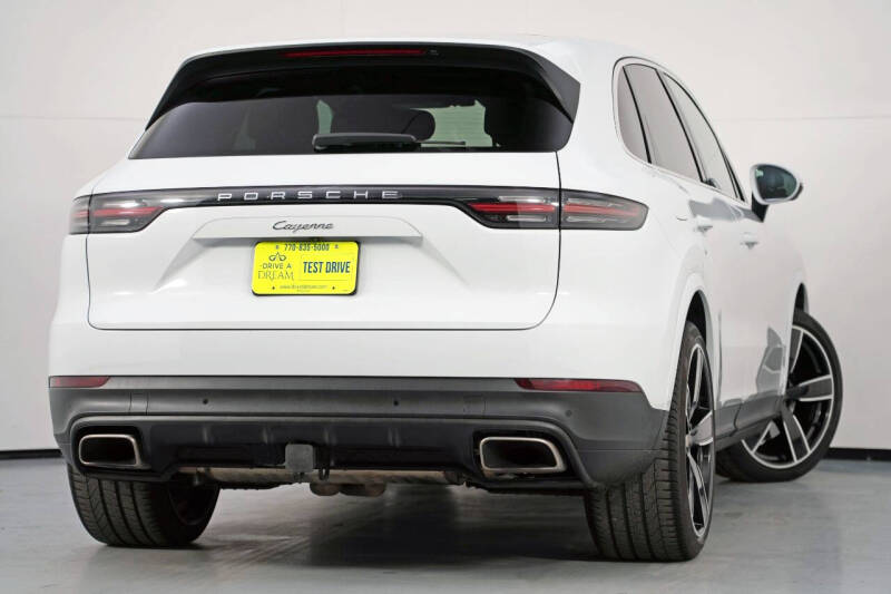 2023 Porsche Cayenne Platinum Edition