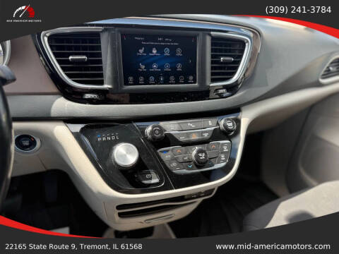 2020 Chrysler Voyager LX