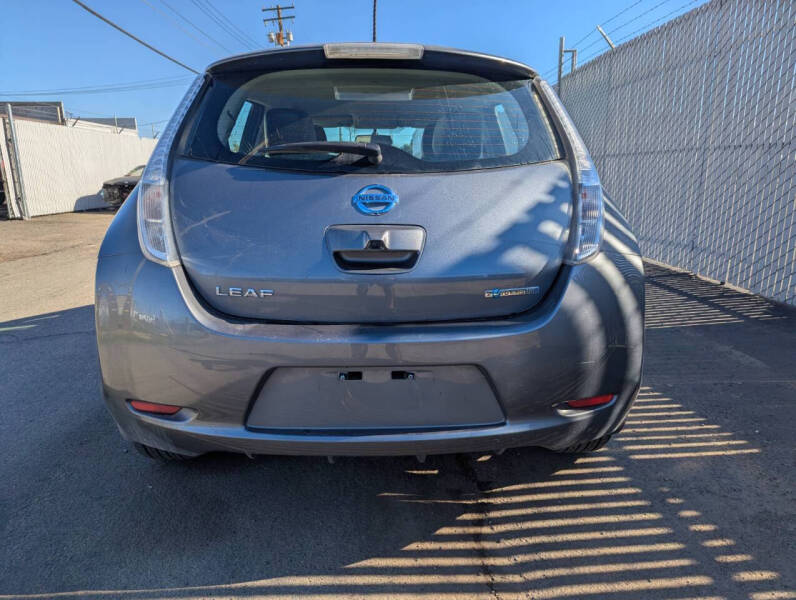 2016 Nissan LEAF