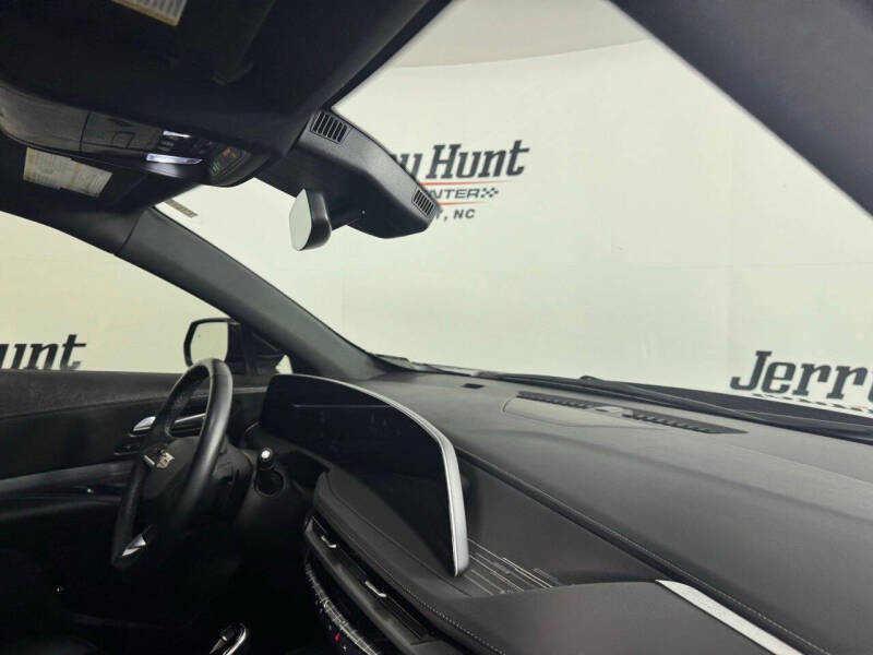 2025 Cadillac XT4 Premium Luxury