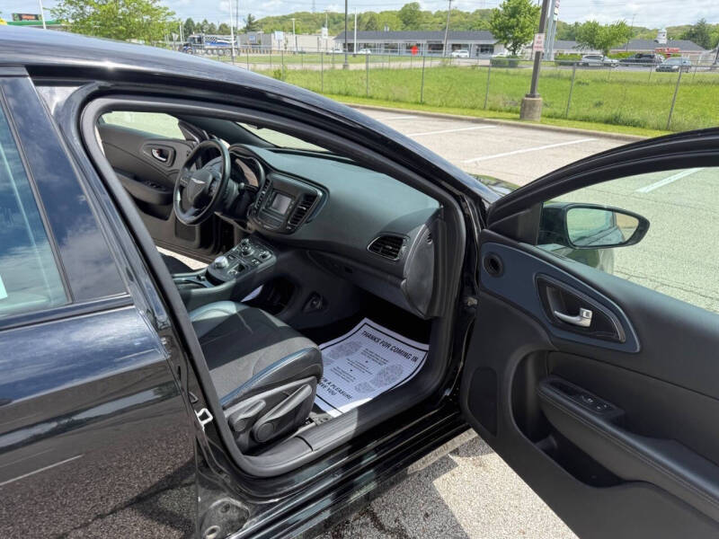 2015 Chrysler 200 S