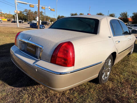 2005 Lincoln Town Car Signature Limited