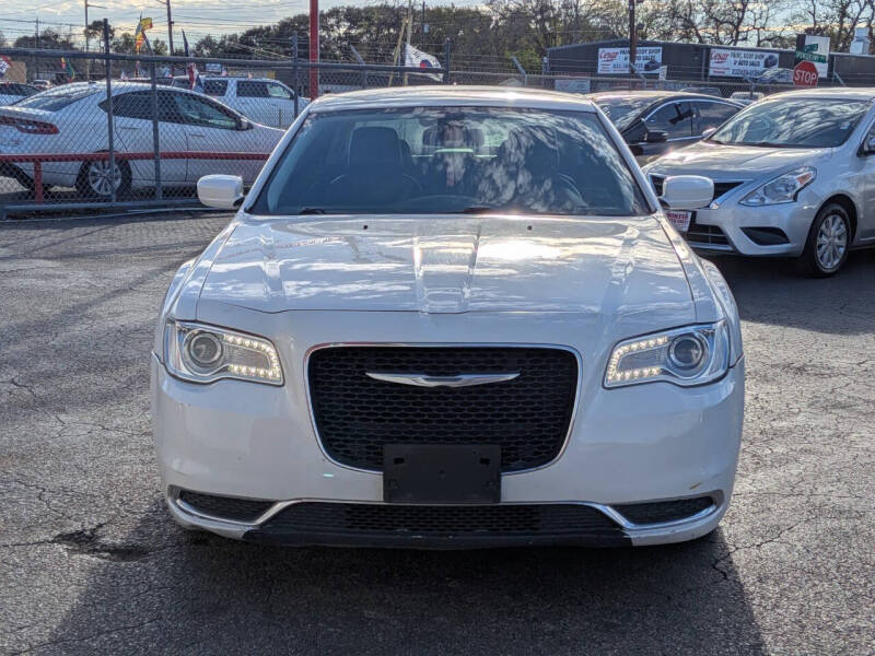 2016 Chrysler 300