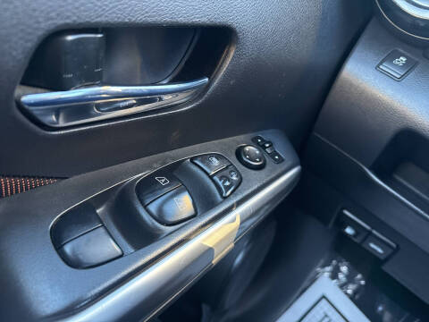 2018 Nissan Kicks SR