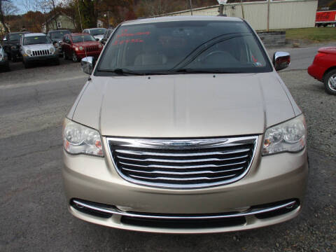 2013 Chrysler Town and Country for sale at FERNWOOD AUTO SALES in Nicholson PA