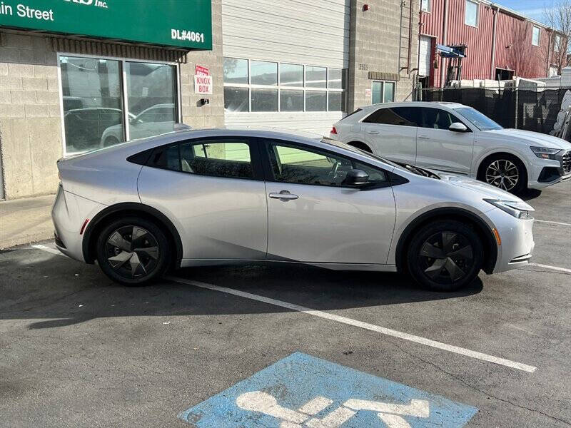 2024 Toyota Prius LE