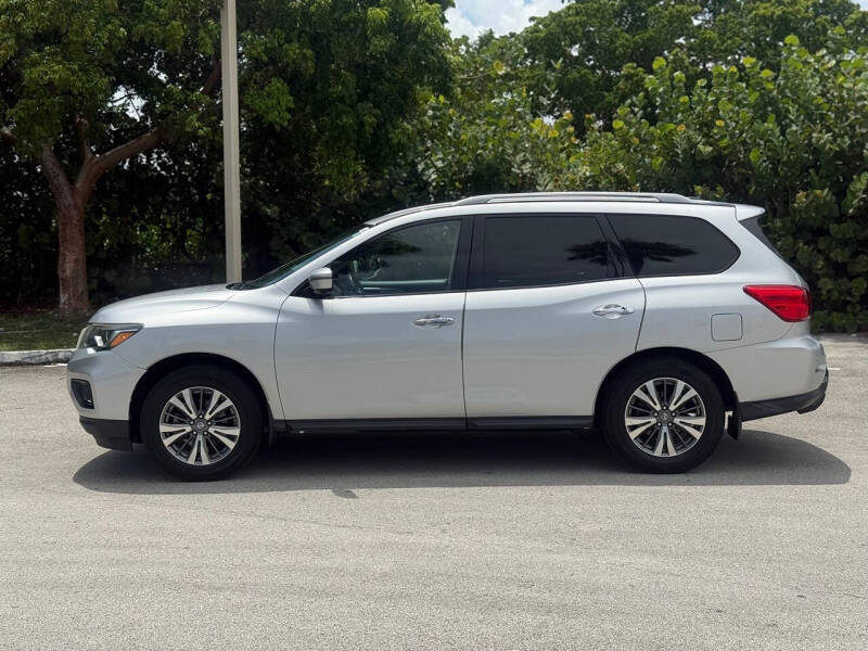 2017 Nissan Pathfinder SL
