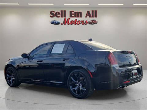 2022 Chrysler 300 Touring