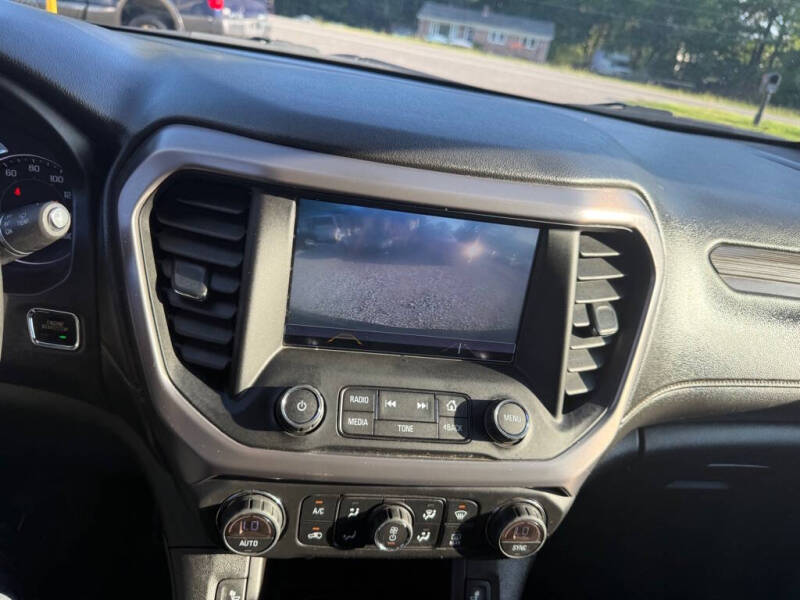 2017 GMC Acadia SLT-1