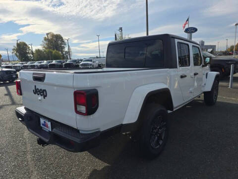 2025 Jeep Gladiator Sport S