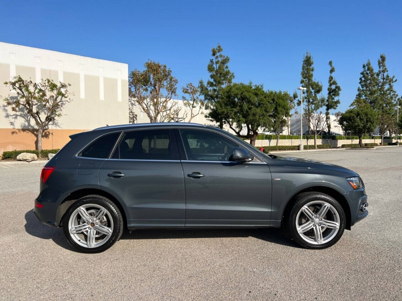 2011 Audi Q5 for sale at ZRV AUTO INC in Brea, CA