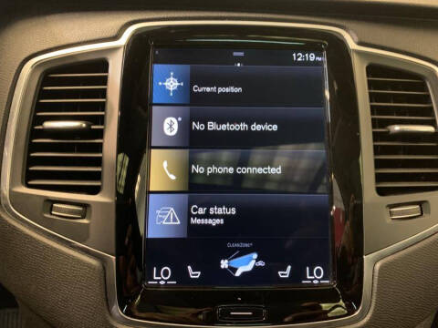 2022 Volvo XC90 T6 Momentum 7-Passenger