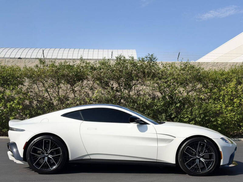 2022 Aston Martin Vantage