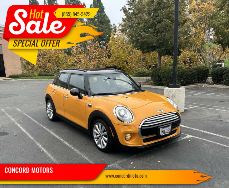 2015 MINI Cooper Base's photo