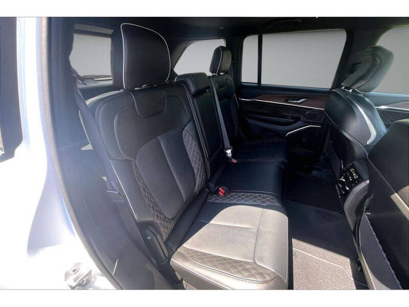 2025 Jeep Grand Cherokee Summit