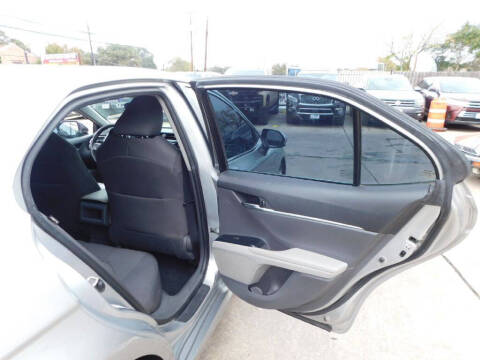 2018 Toyota Camry LE