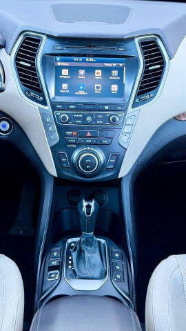 2017 Hyundai Santa Fe Limited Ultimate