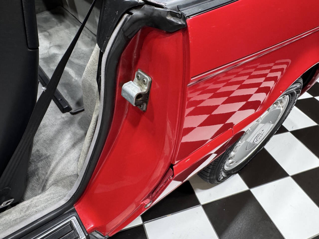 1990 Cadillac Allante 38