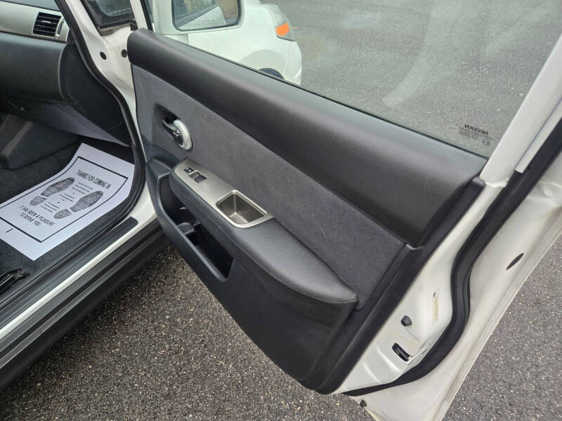 2012 Nissan Versa 1.8 S