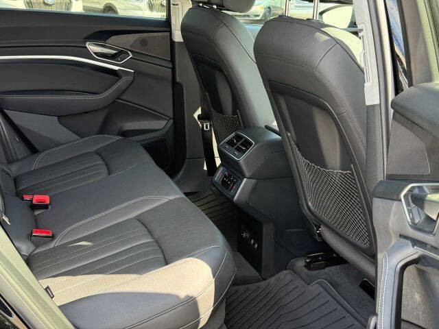 2019 Audi e-tron quattro Premium Plus