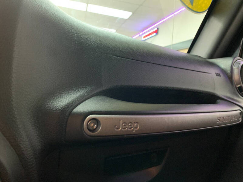 2017 Jeep Wrangler Willys Wheeler