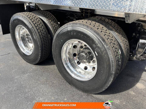 2018 Freightliner M2 106