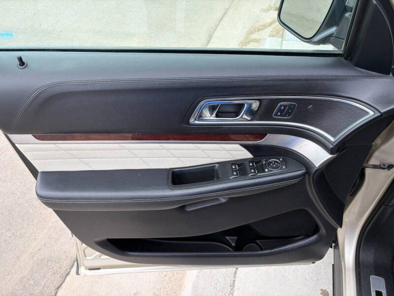 2017 Ford Explorer Platinum