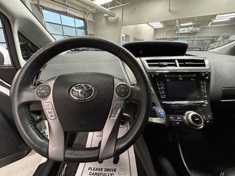 2016 Toyota Prius v Five