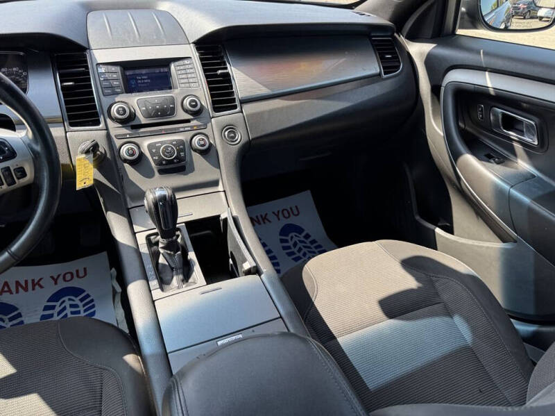 2016 Ford Taurus SEL