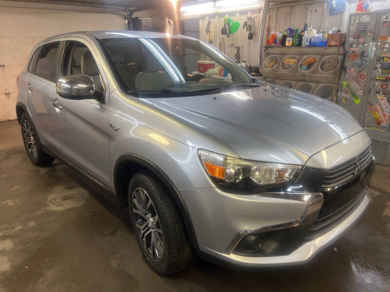 2017 Mitsubishi Outlander Sport ES's photo