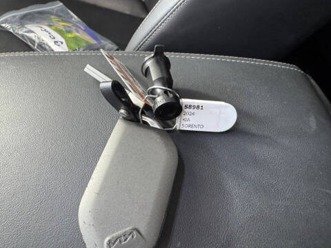 2024 Kia Sorento S