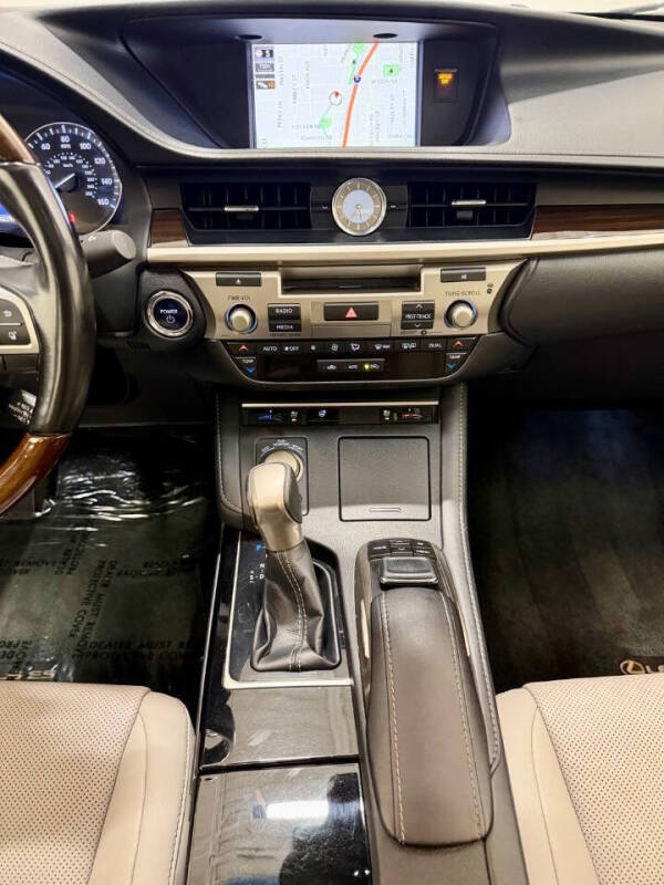 2018 Lexus ES 300h