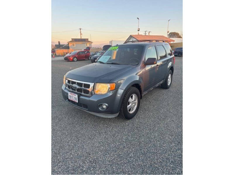 2012 Ford Escape for sale at Dealers Choice Inc in Farmersville CA