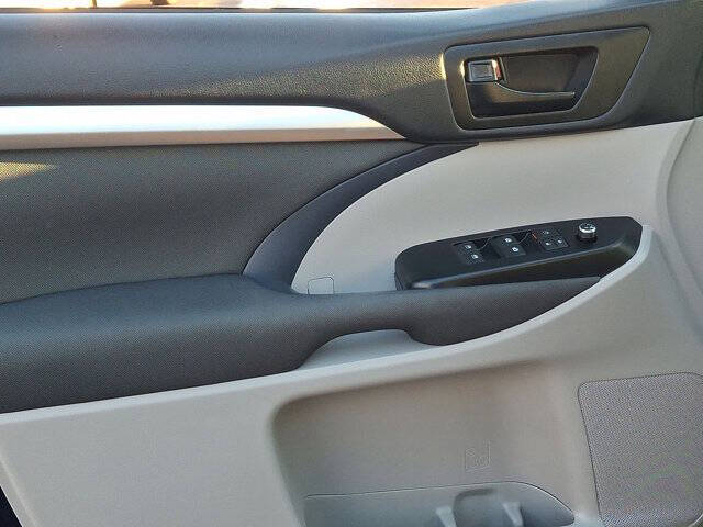 2015 Toyota Highlander LE Plus