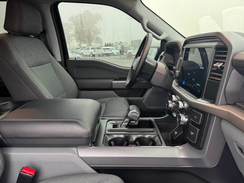 2025 Ford F-150 Lightning XLT