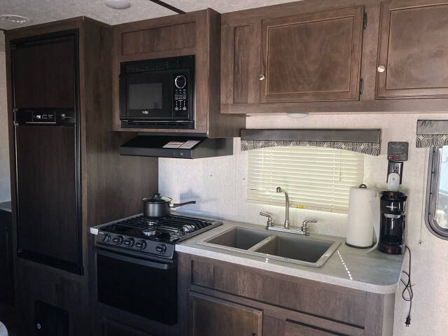 2018 Starcraft RV Autumn Ridge Outfitter for sale at 66 Auto Center and The Dent Shop in Joplin, MO